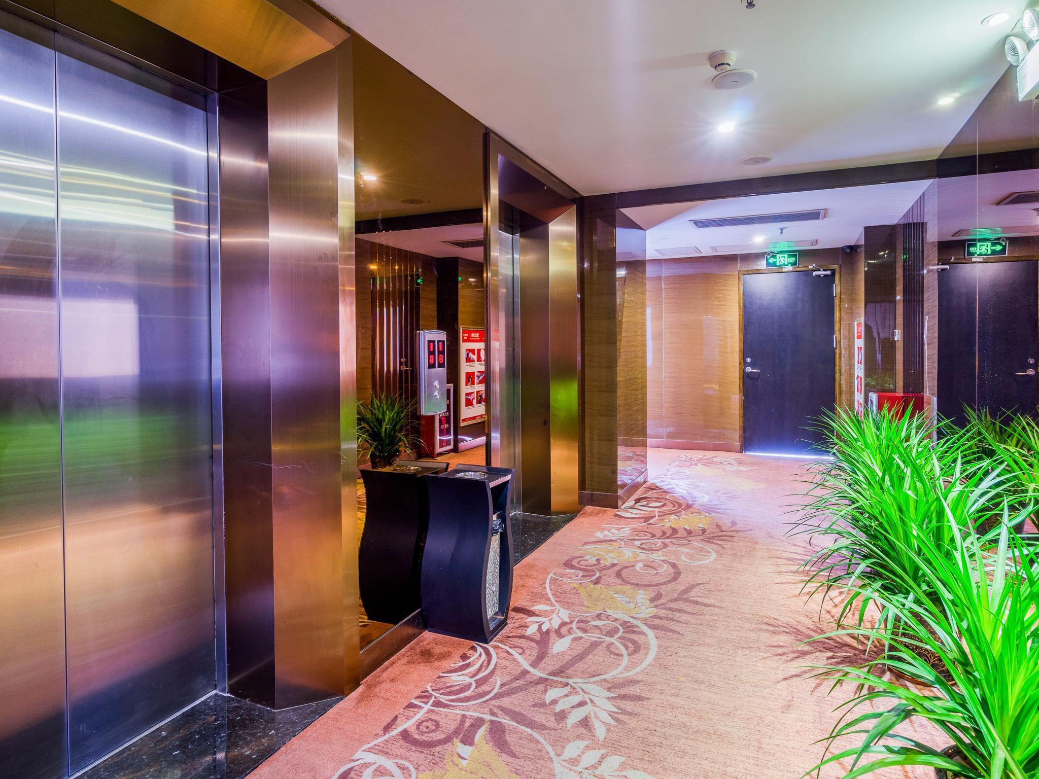 Clayton Hotel-Near Pazhou Exhibition Center Quảng Châu Ngoại thất bức ảnh